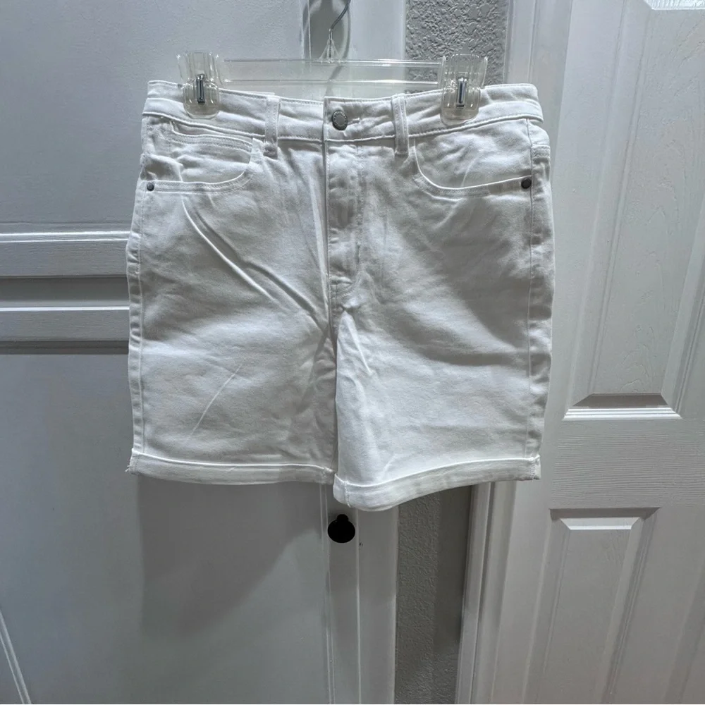 NWT Wrangler White Denim Shorts 8/29
